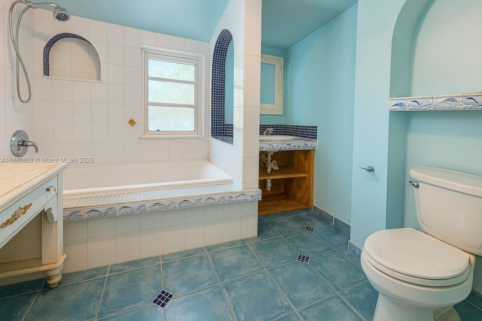 754 NE 71st St Miami, FL 33138