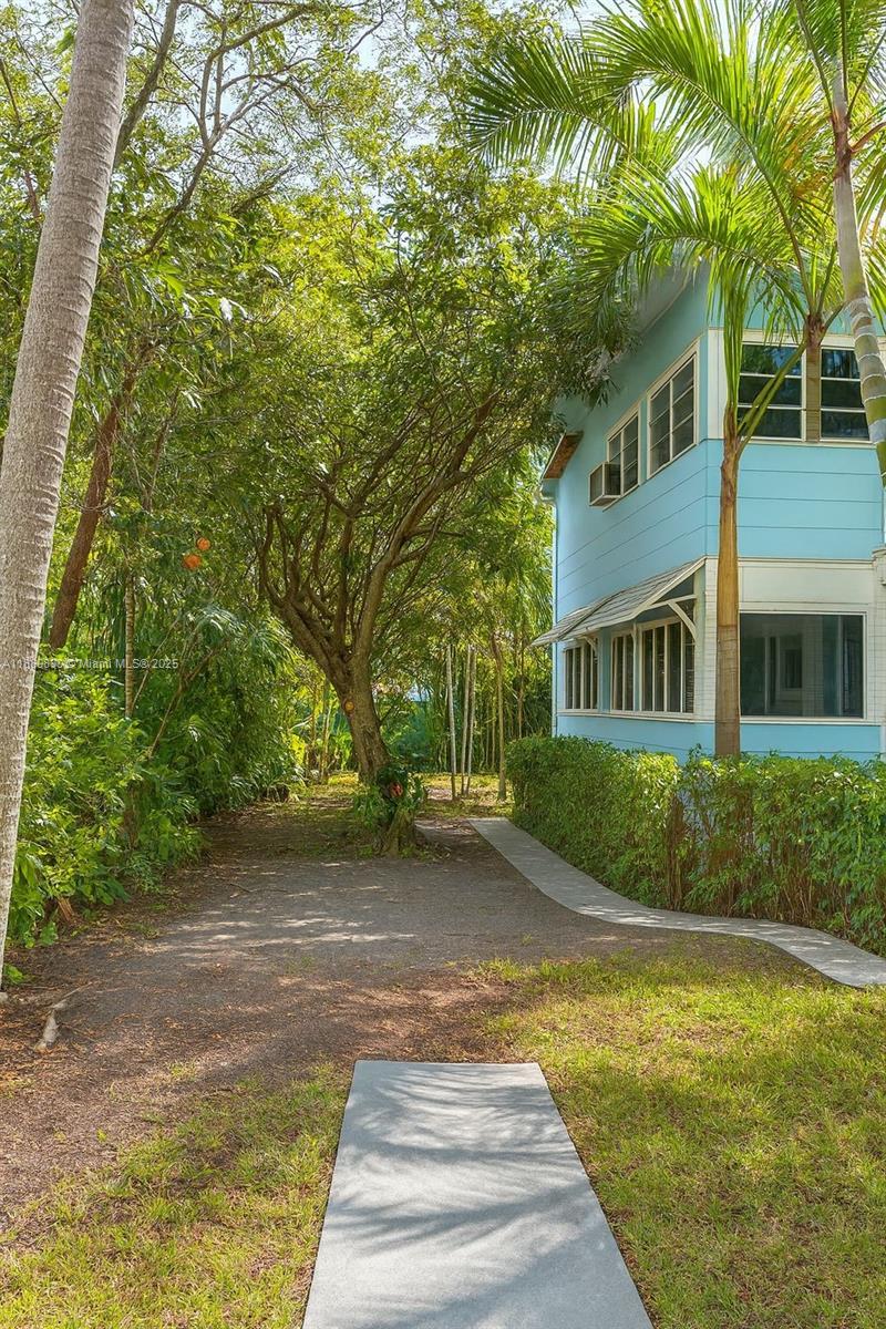 754 NE 71st St Miami, FL 33138