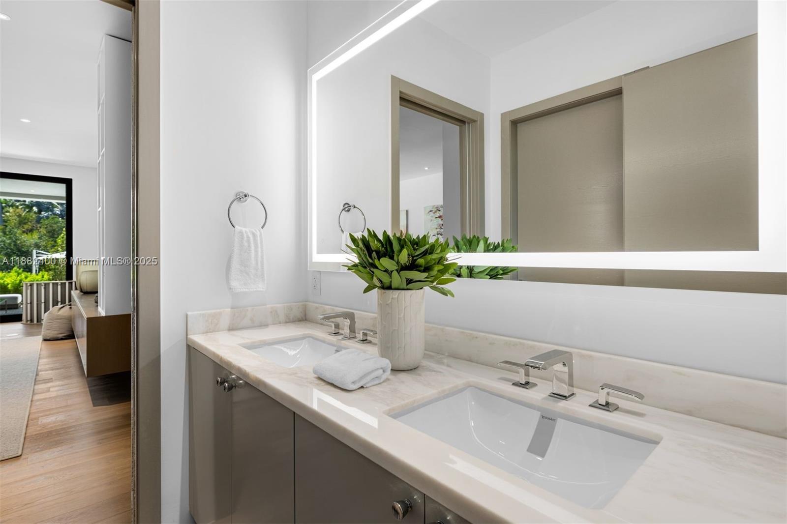 9360 Balada St Coral Gables, FL 33156 9360 Balada St Coral Gables, FL 33156
