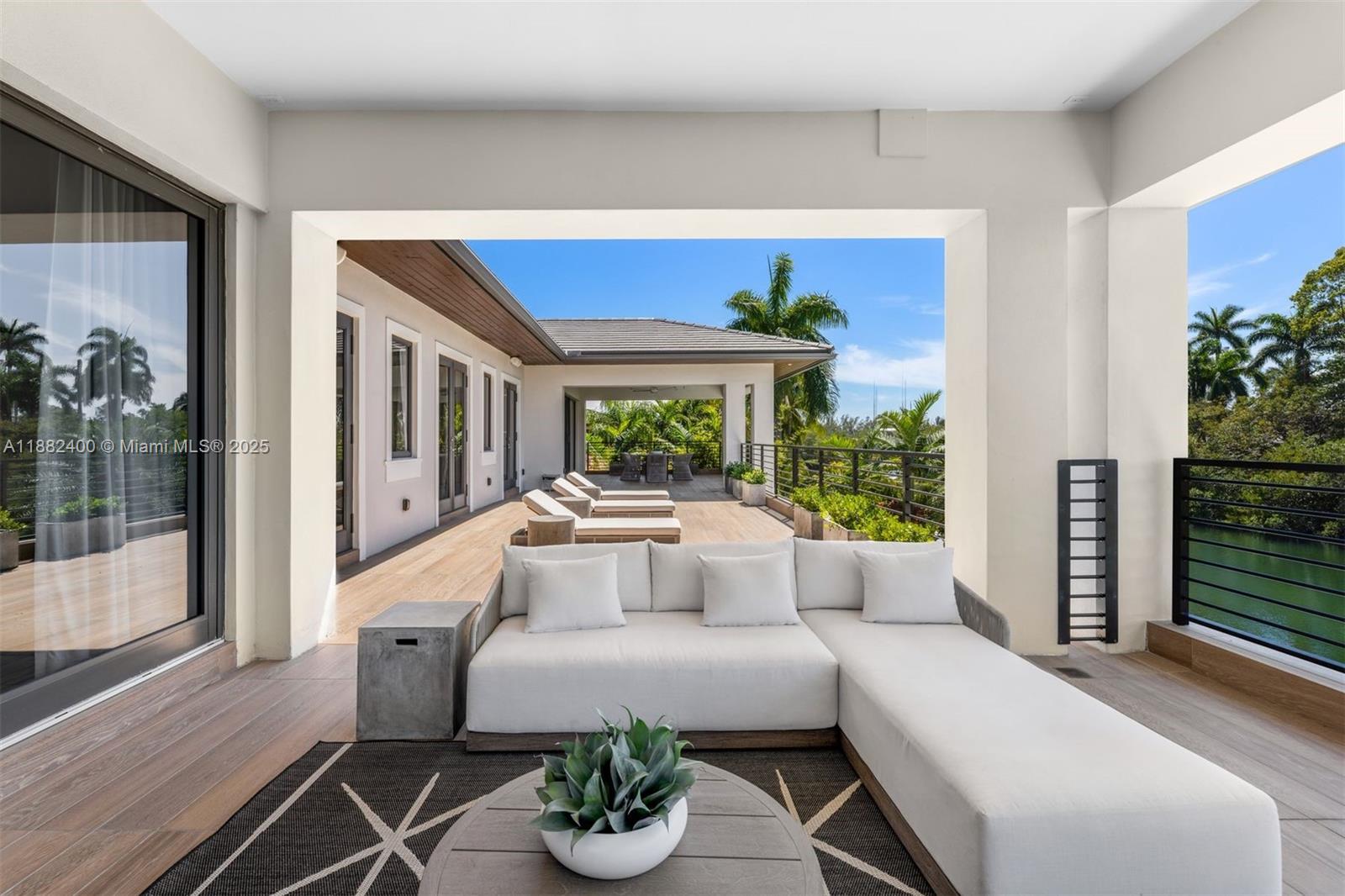 9360 Balada St Coral Gables, FL 33156 9360 Balada St Coral Gables, FL 33156