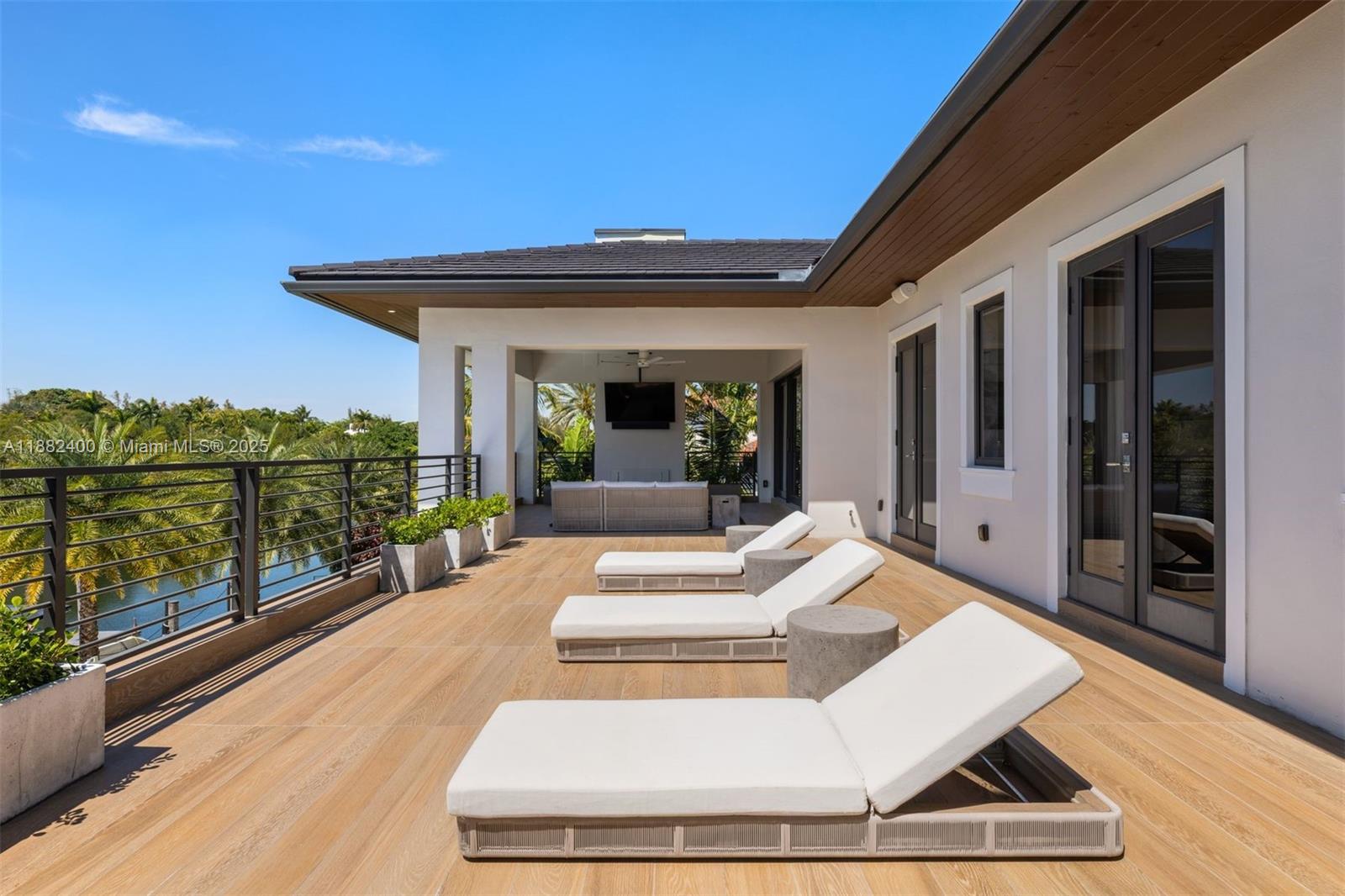 9360 Balada St Coral Gables, FL 33156 9360 Balada St Coral Gables, FL 33156