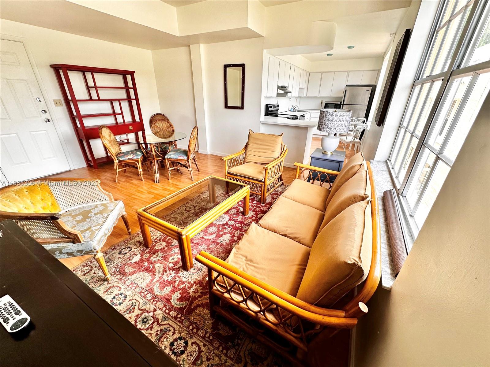 1051 Meridian Ave #1F