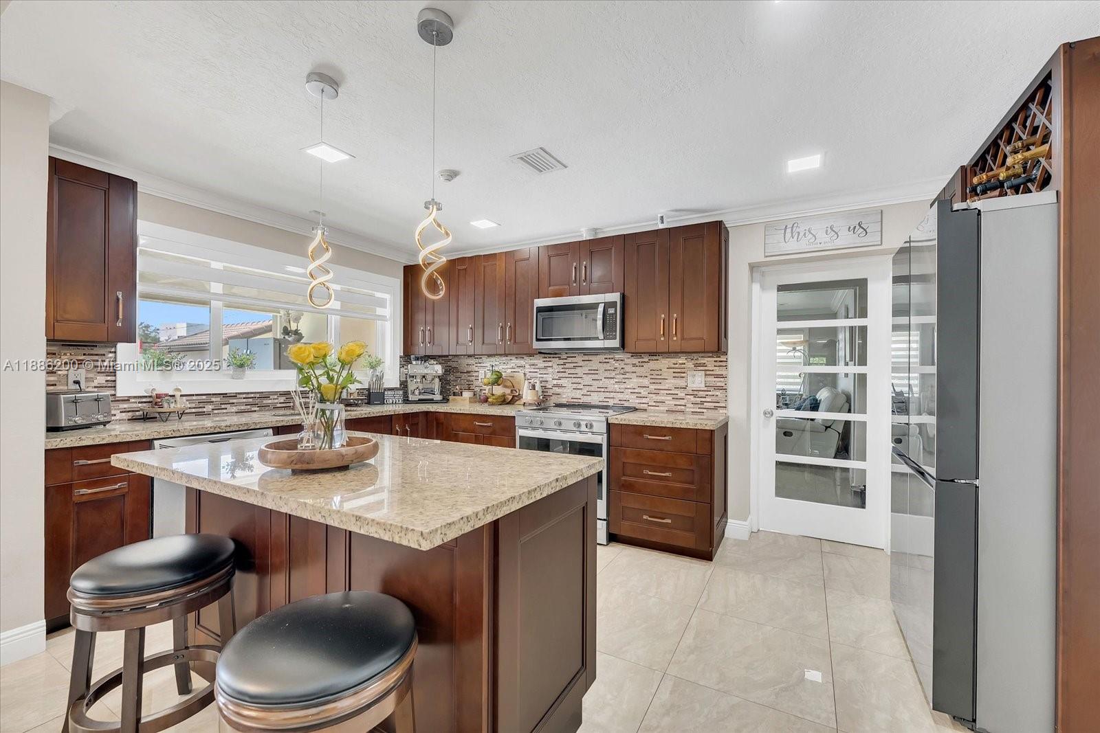 9796 NW 28th Ter Doral, FL 33172