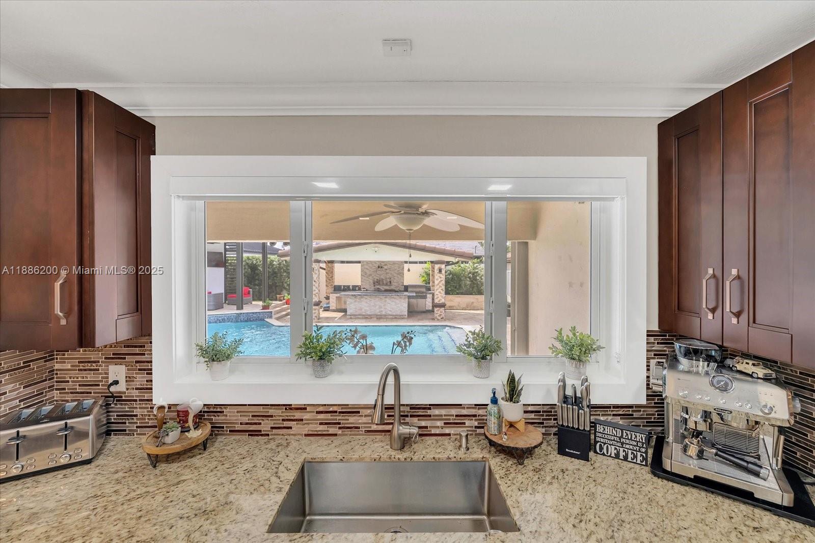 9796 NW 28th Ter Doral, FL 33172