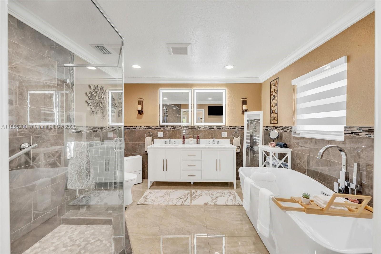 9796 NW 28th Ter Doral, FL 33172