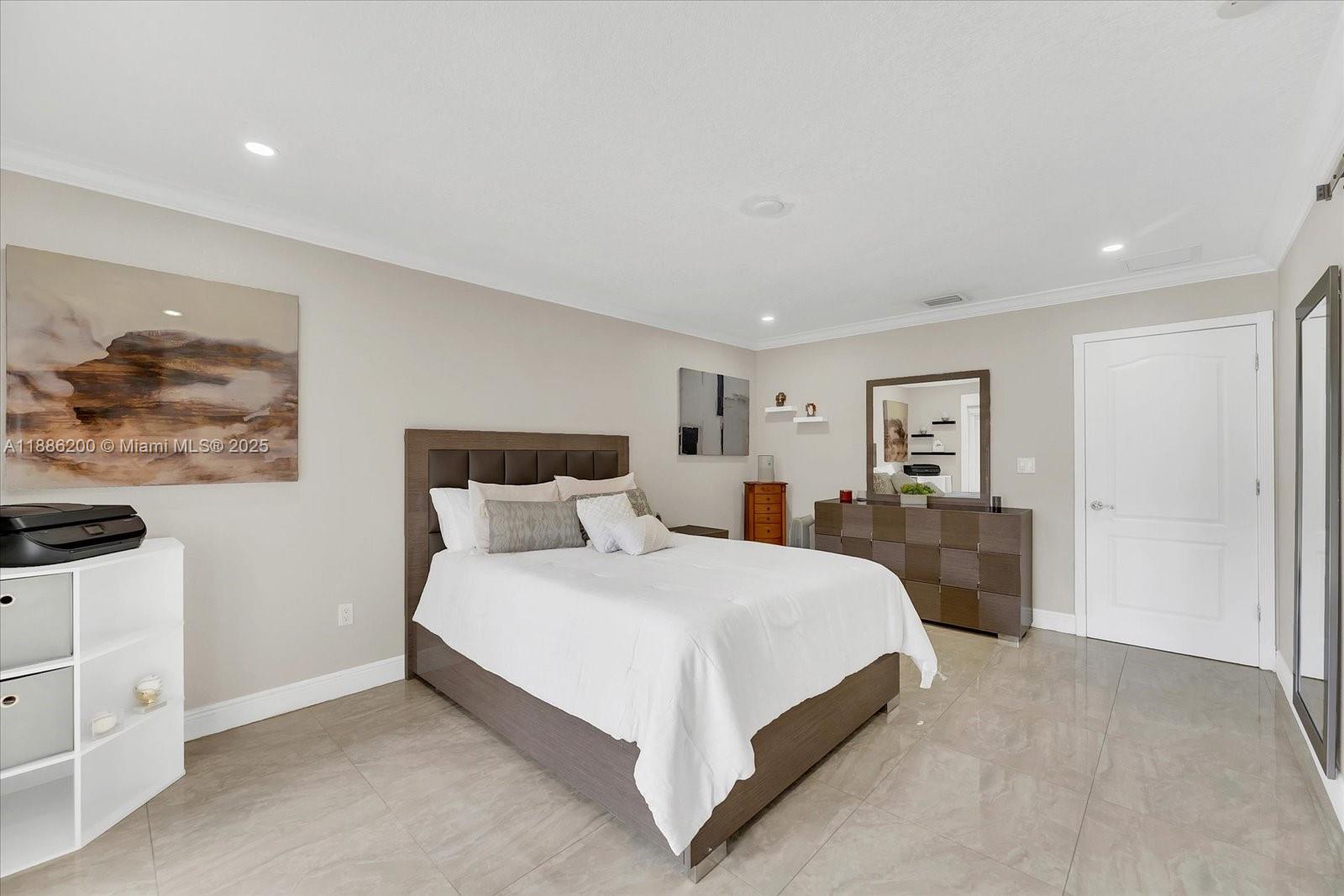 9796 NW 28th Ter Doral, FL 33172