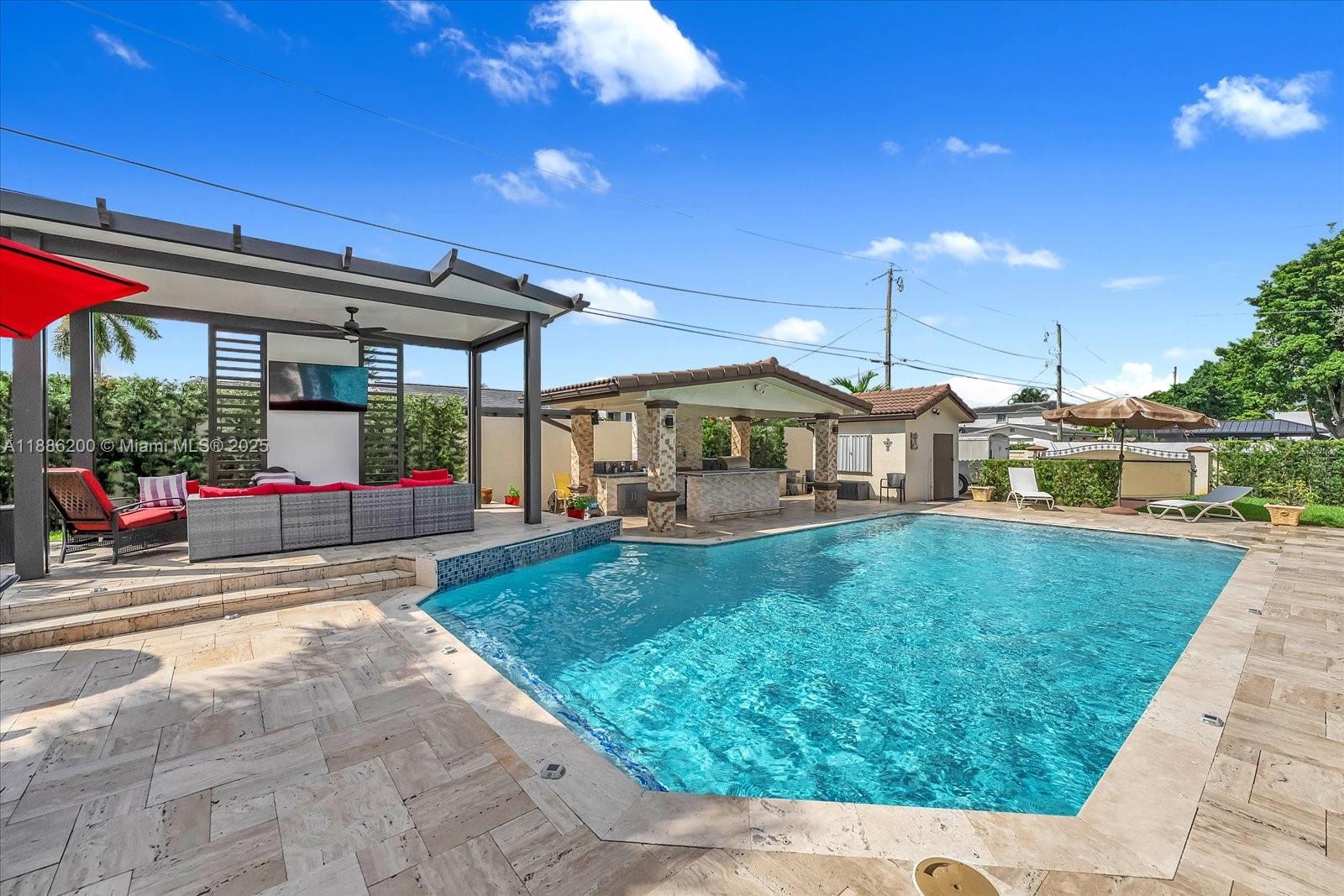 9796 NW 28th Ter Doral, FL 33172