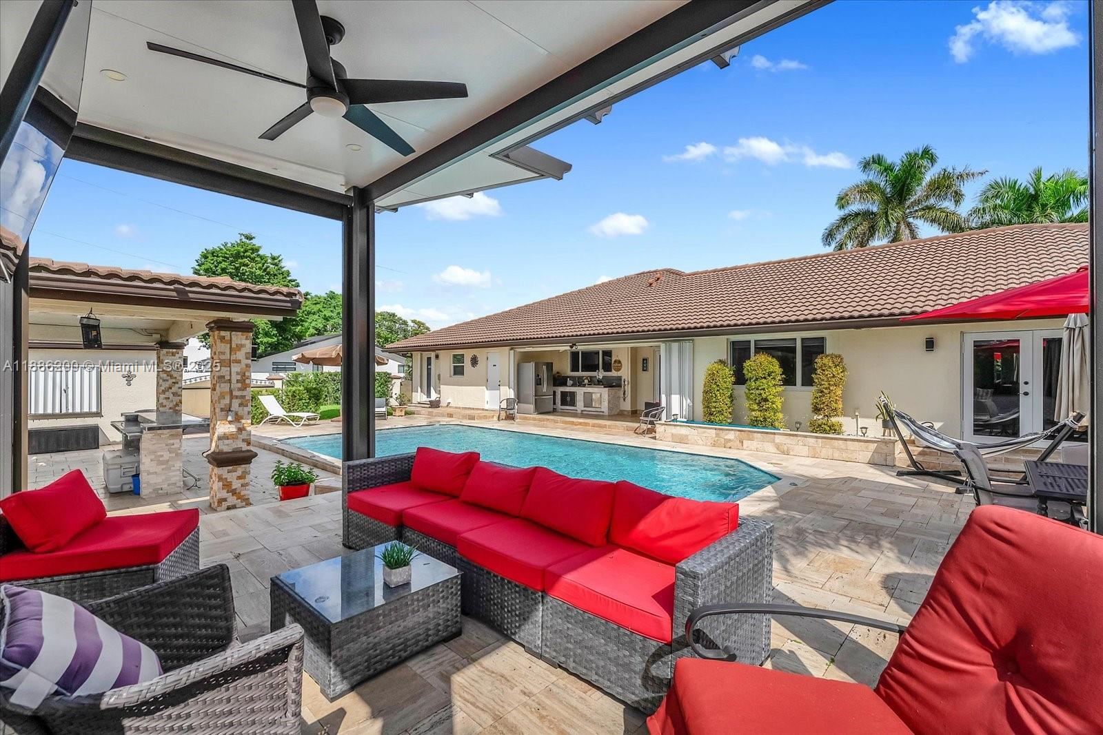 9796 NW 28th Ter Doral, FL 33172