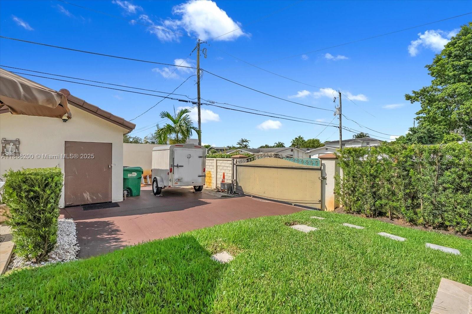 9796 NW 28th Ter Doral, FL 33172