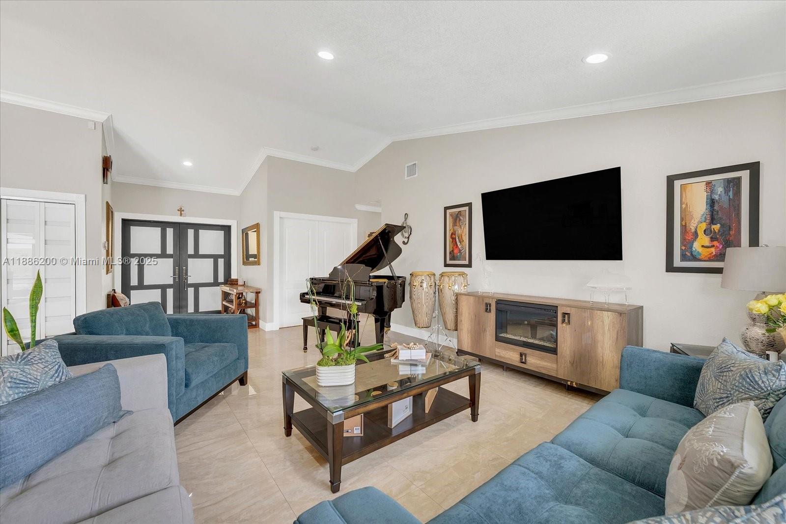 9796 NW 28th Ter Doral, FL 33172