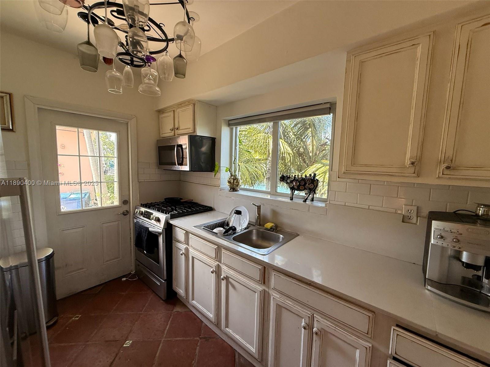 1785 Calais Dr #8 Miami Beach, FL 33141