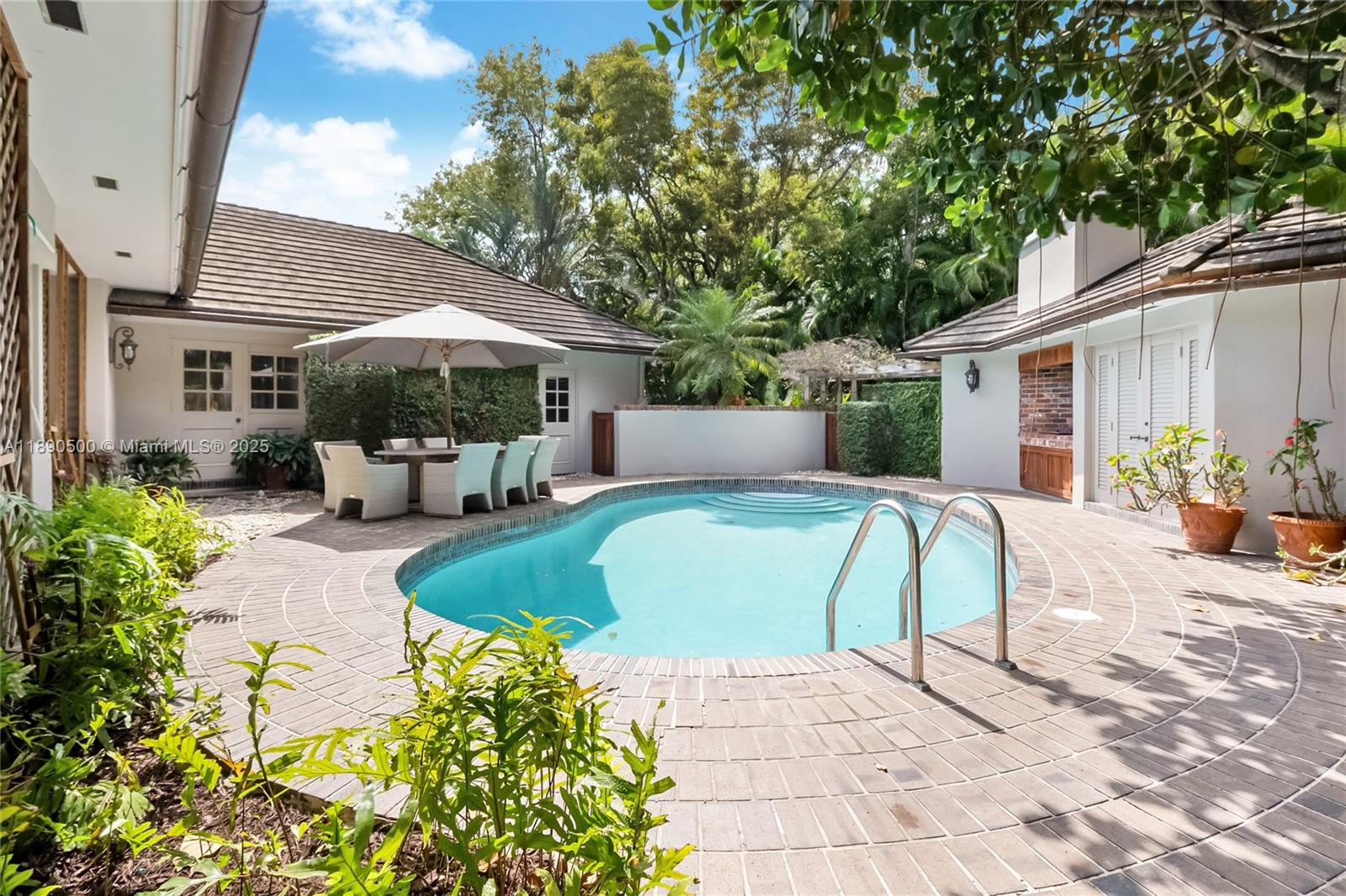 721 San Bruno Ave Coral Gables, FL 33143 721 San Bruno Ave Coral Gables, FL 33143