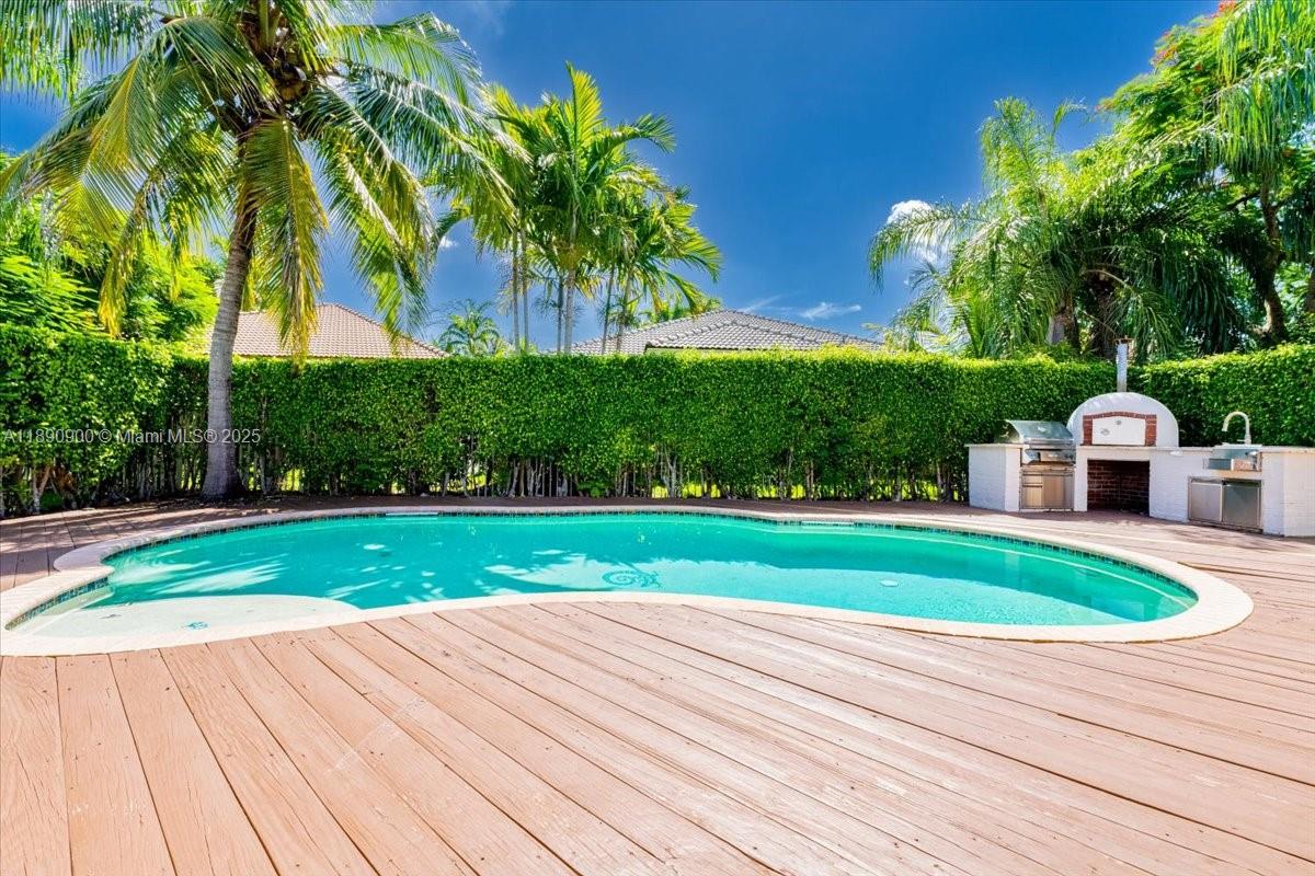 830 Lavender Cir Weston, FL 33327