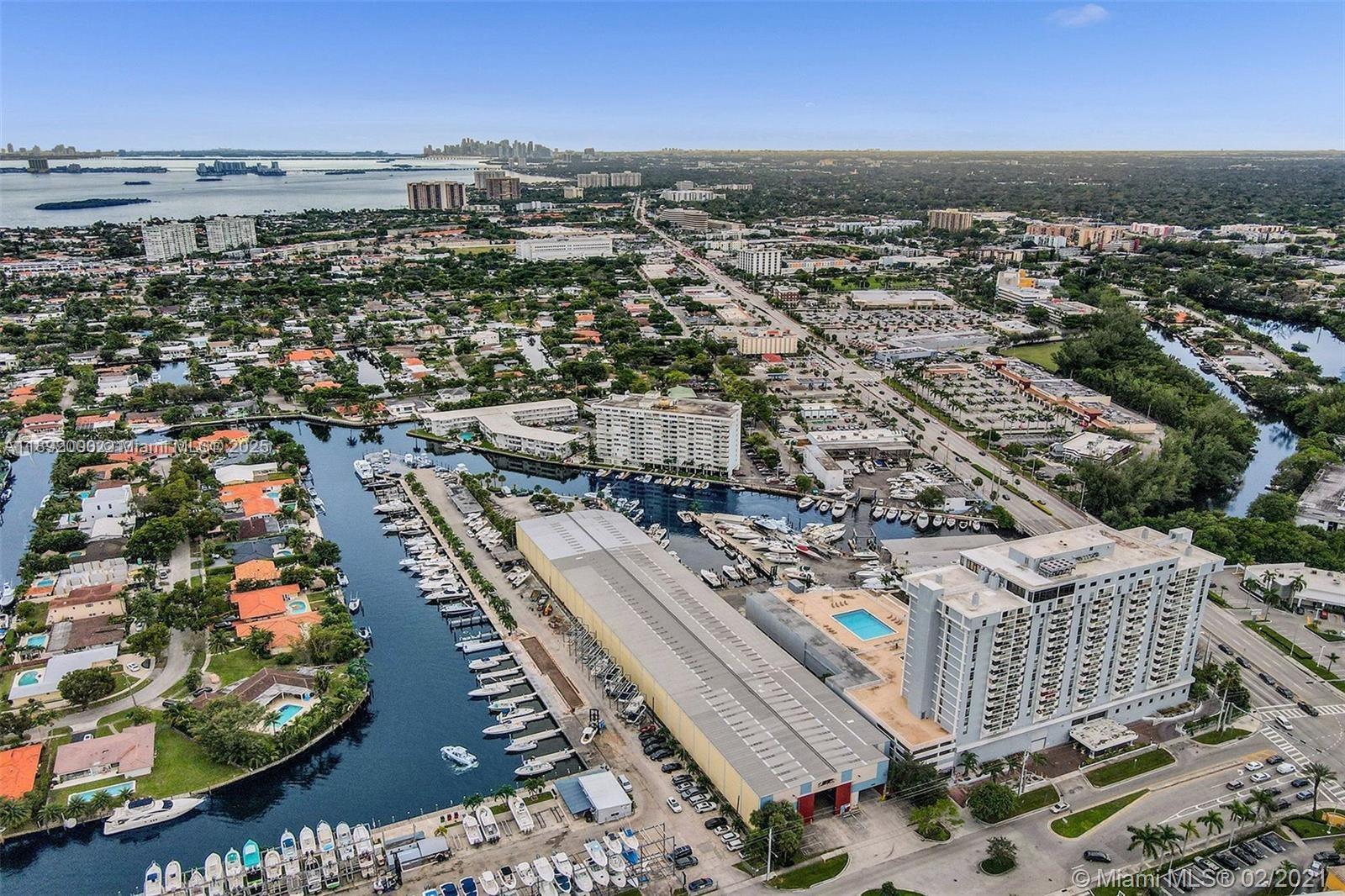 13499 Biscayne Blvd #811