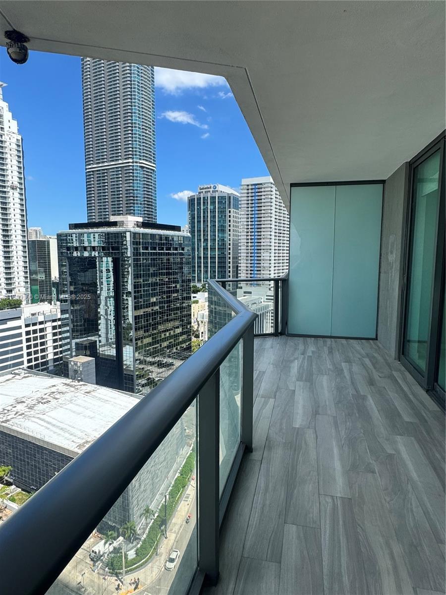image Sls Brickell2