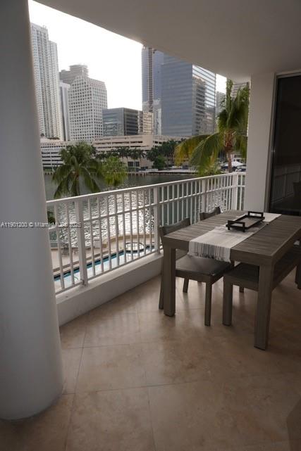 image Courvoisier Courts Condo17