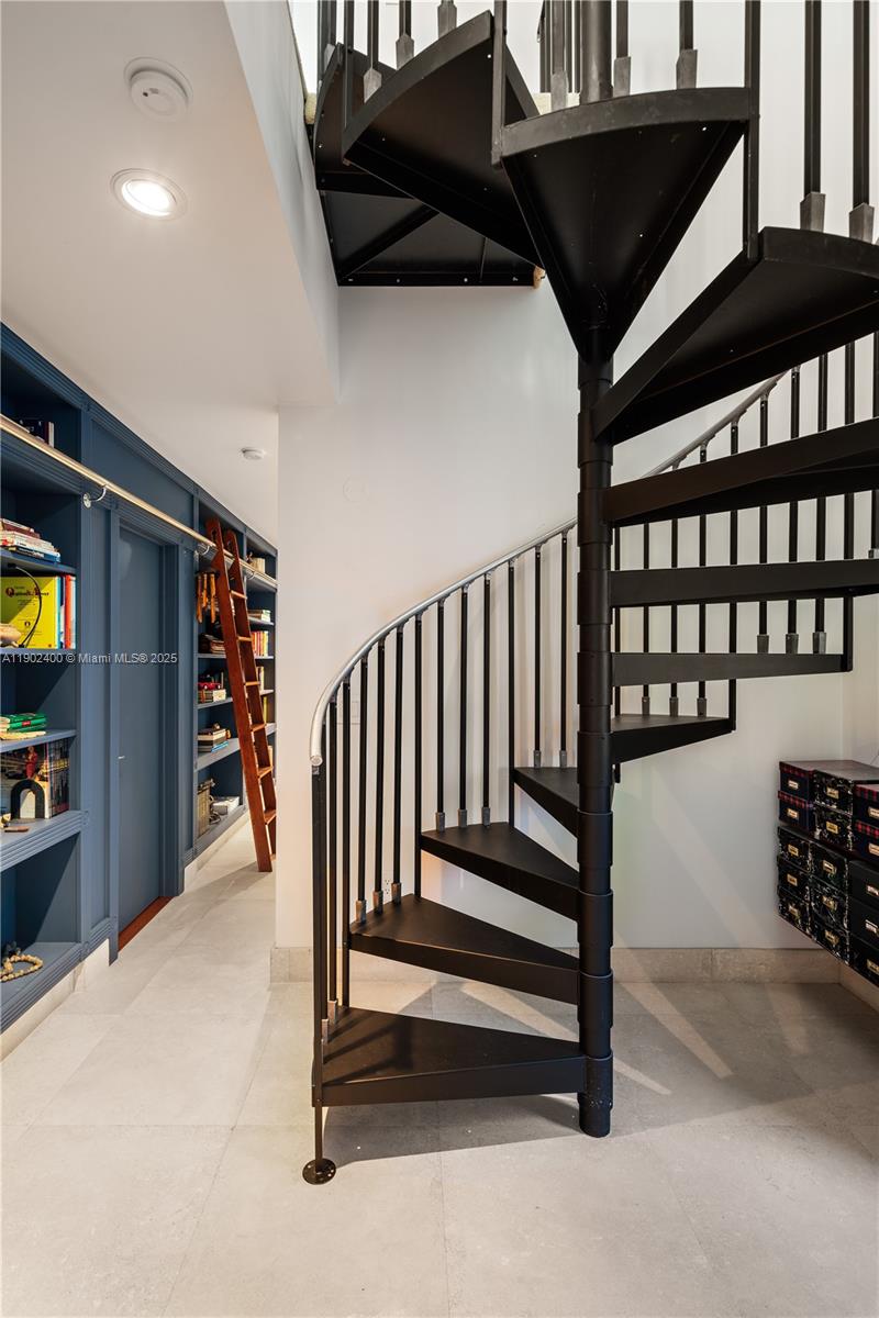 5390 Banyan Dr Coral Gables, FL 33156