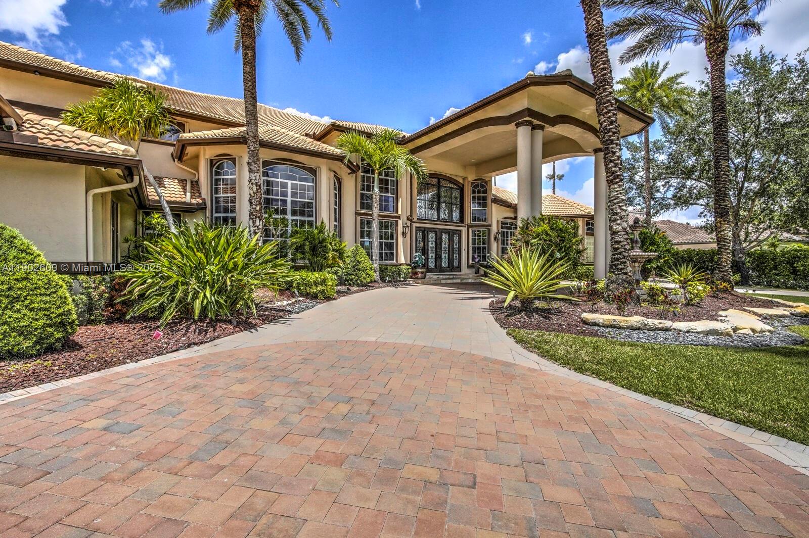 3828 Pine Lk Dr Weston, FL 33332