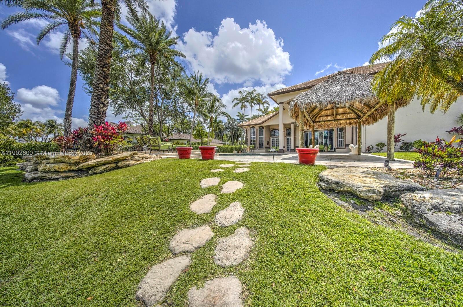 3828 Pine Lk Dr Weston, FL 33332