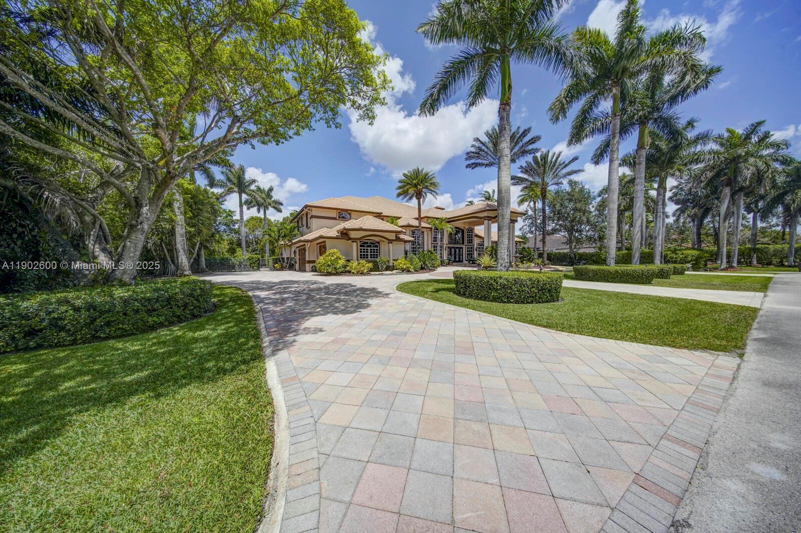 3828 Pine Lk Dr Weston, FL 33332