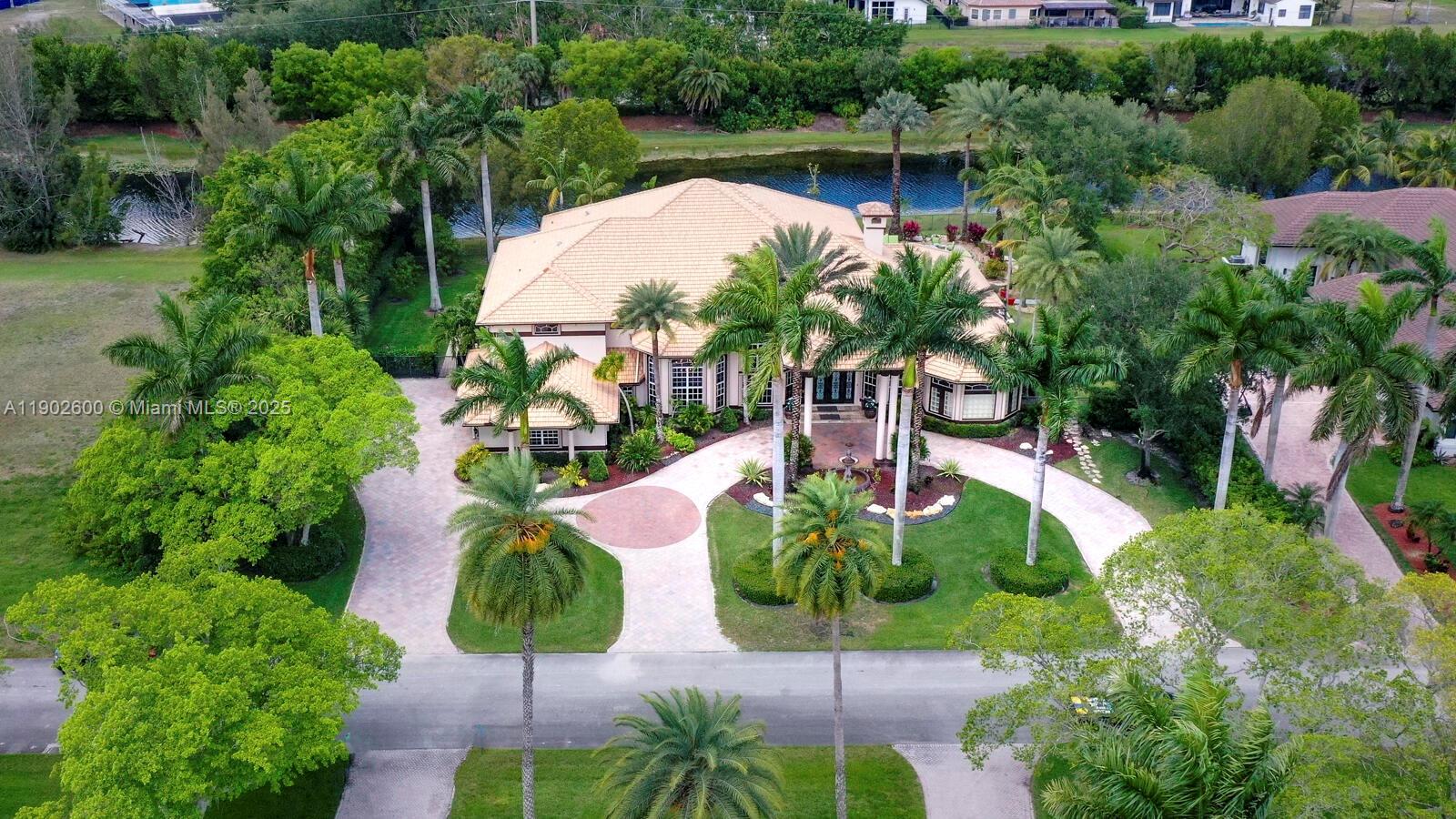 3828 Pine Lk Dr Weston, FL 33332