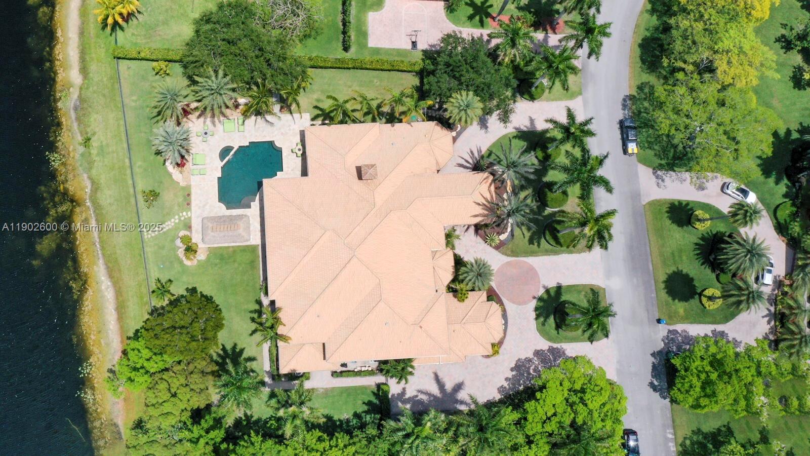 3828 Pine Lk Dr Weston, FL 33332