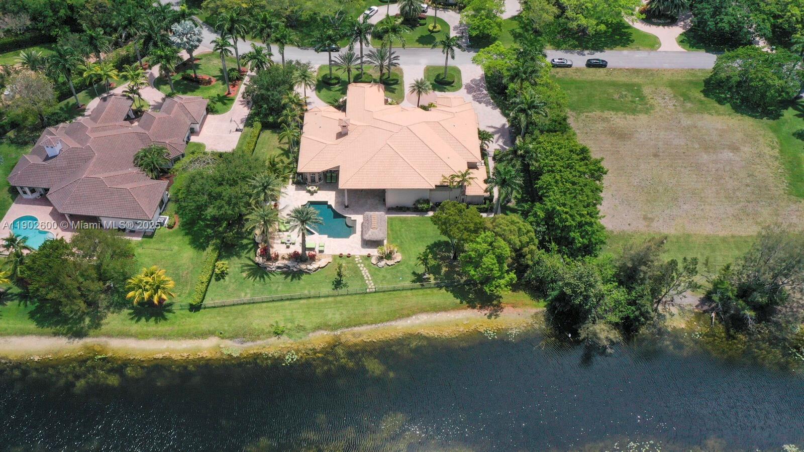 3828 Pine Lk Dr Weston, FL 33332