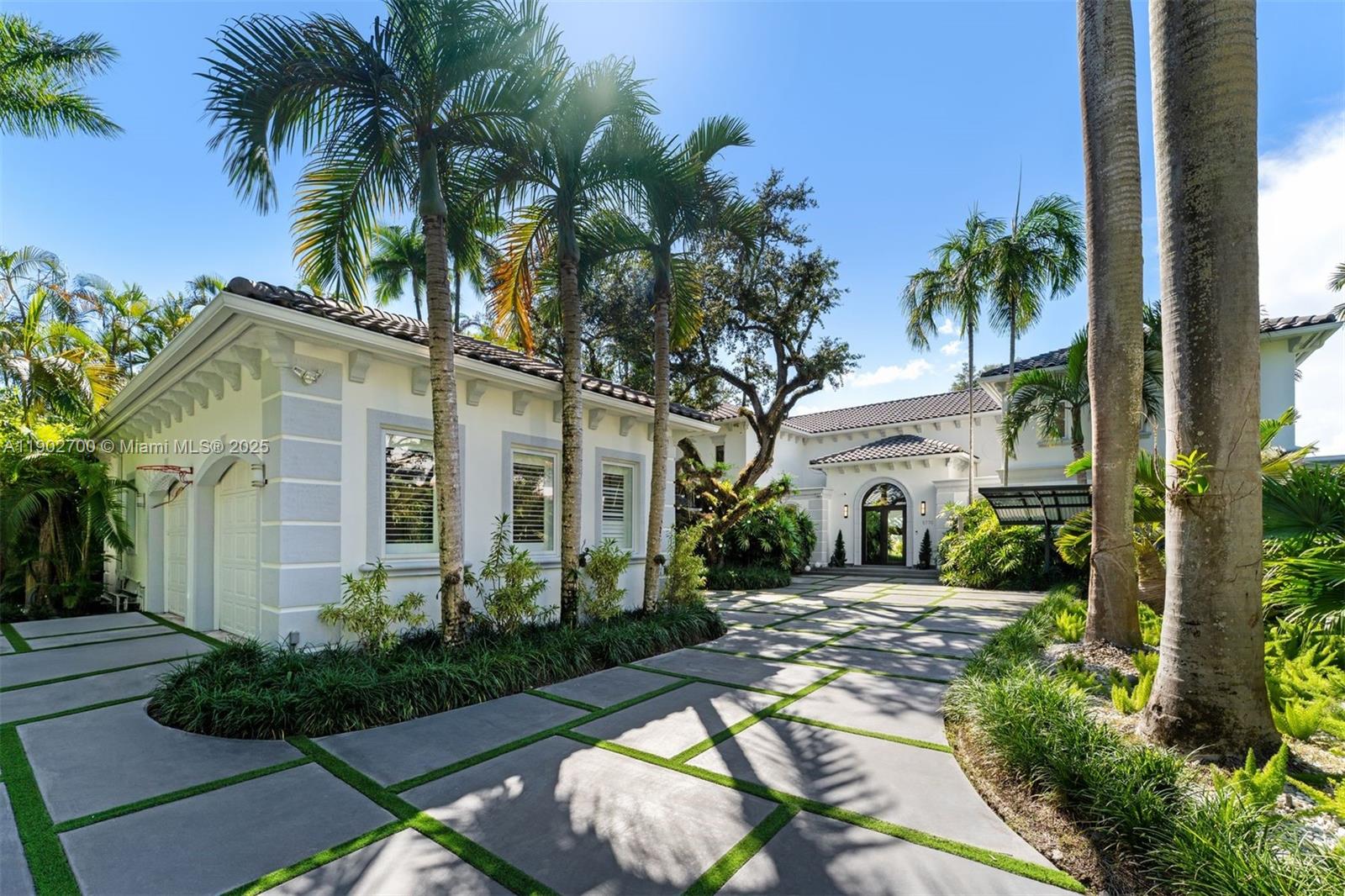 5770 SW 100th St Pinecrest, FL 33156