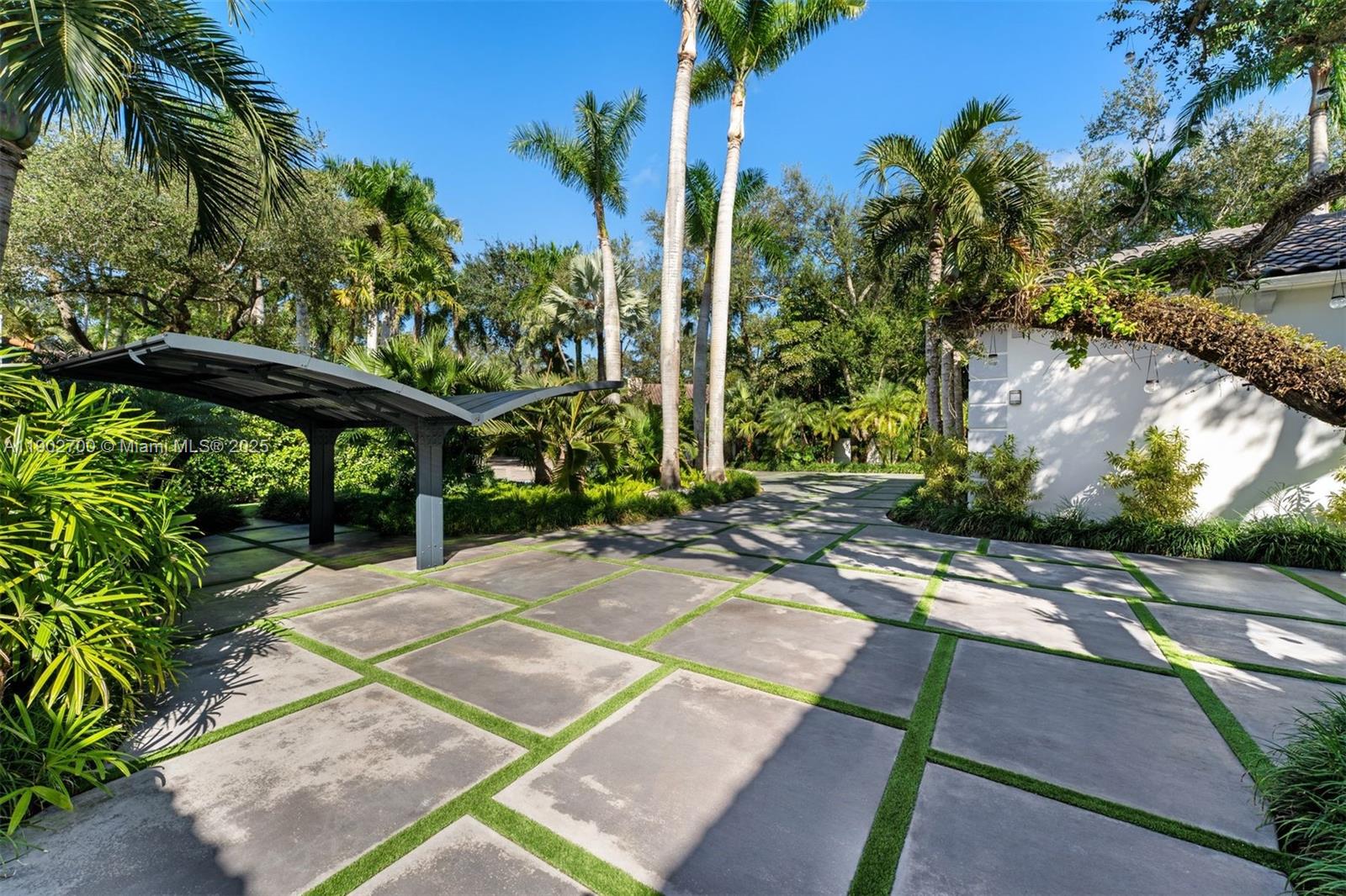 5770 SW 100th St Pinecrest, FL 33156