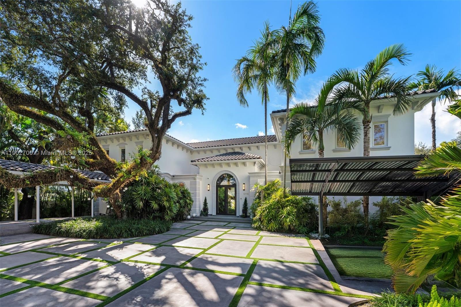 5770 SW 100th St Pinecrest, FL 33156