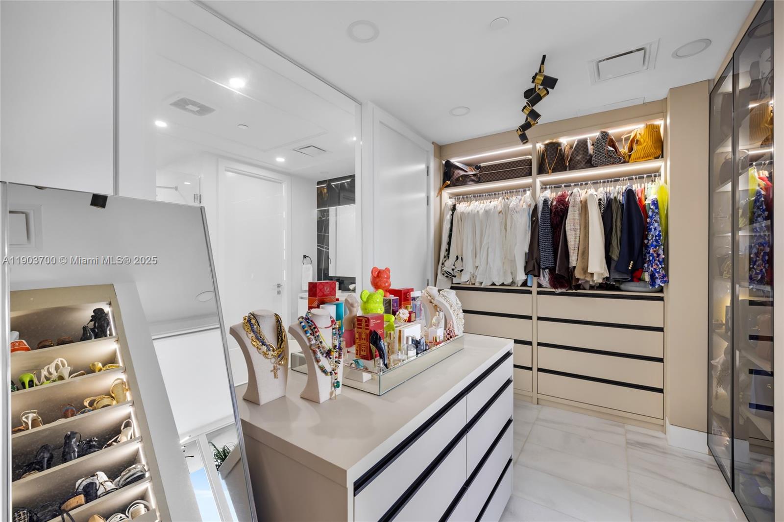 700 NE 26th Ter #2202 Miami, FL 33137