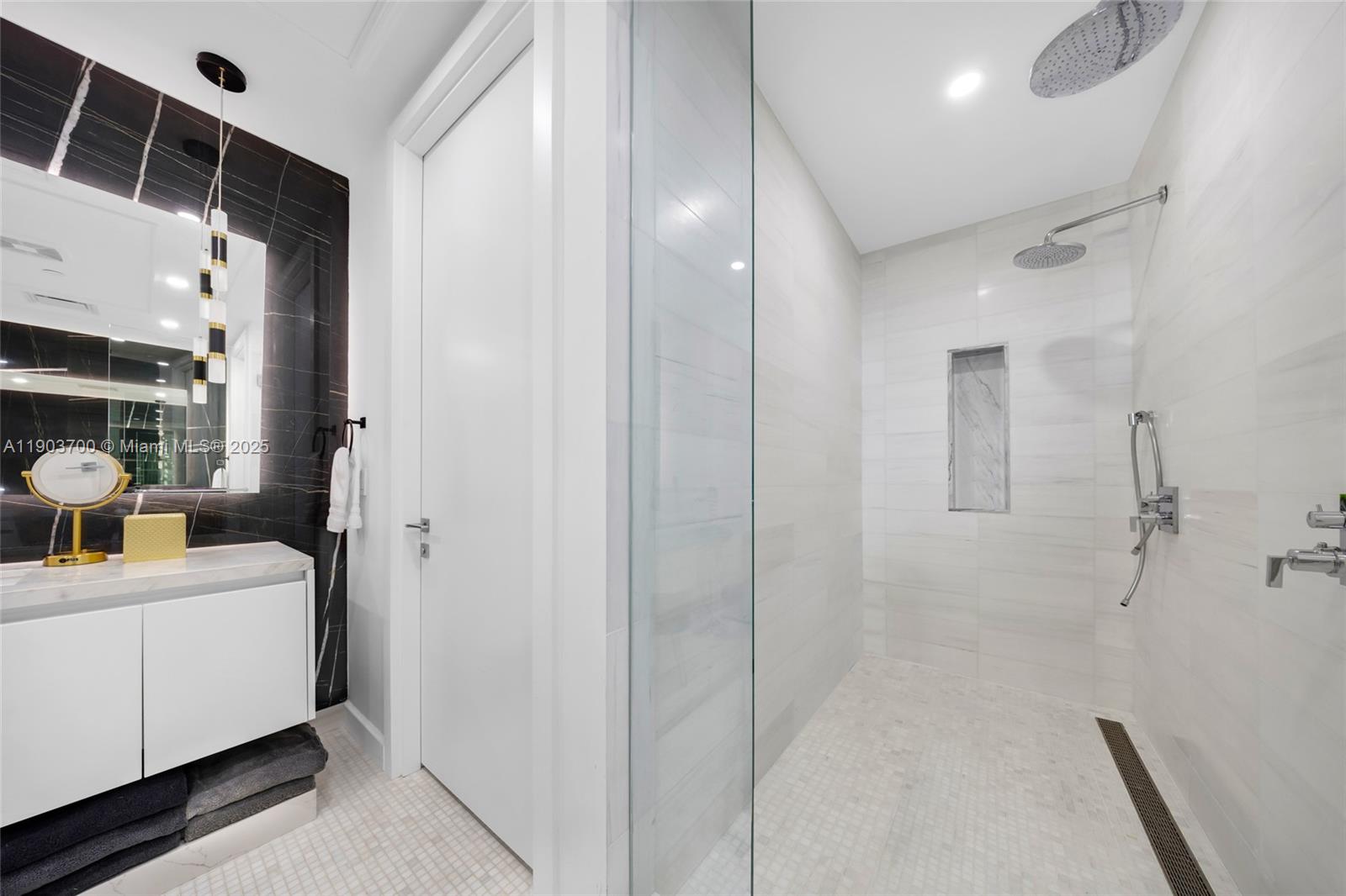 700 NE 26th Ter #2202 Miami, FL 33137