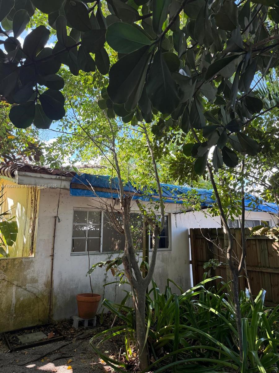 5600 SW 74th Ct Miami, FL 33143