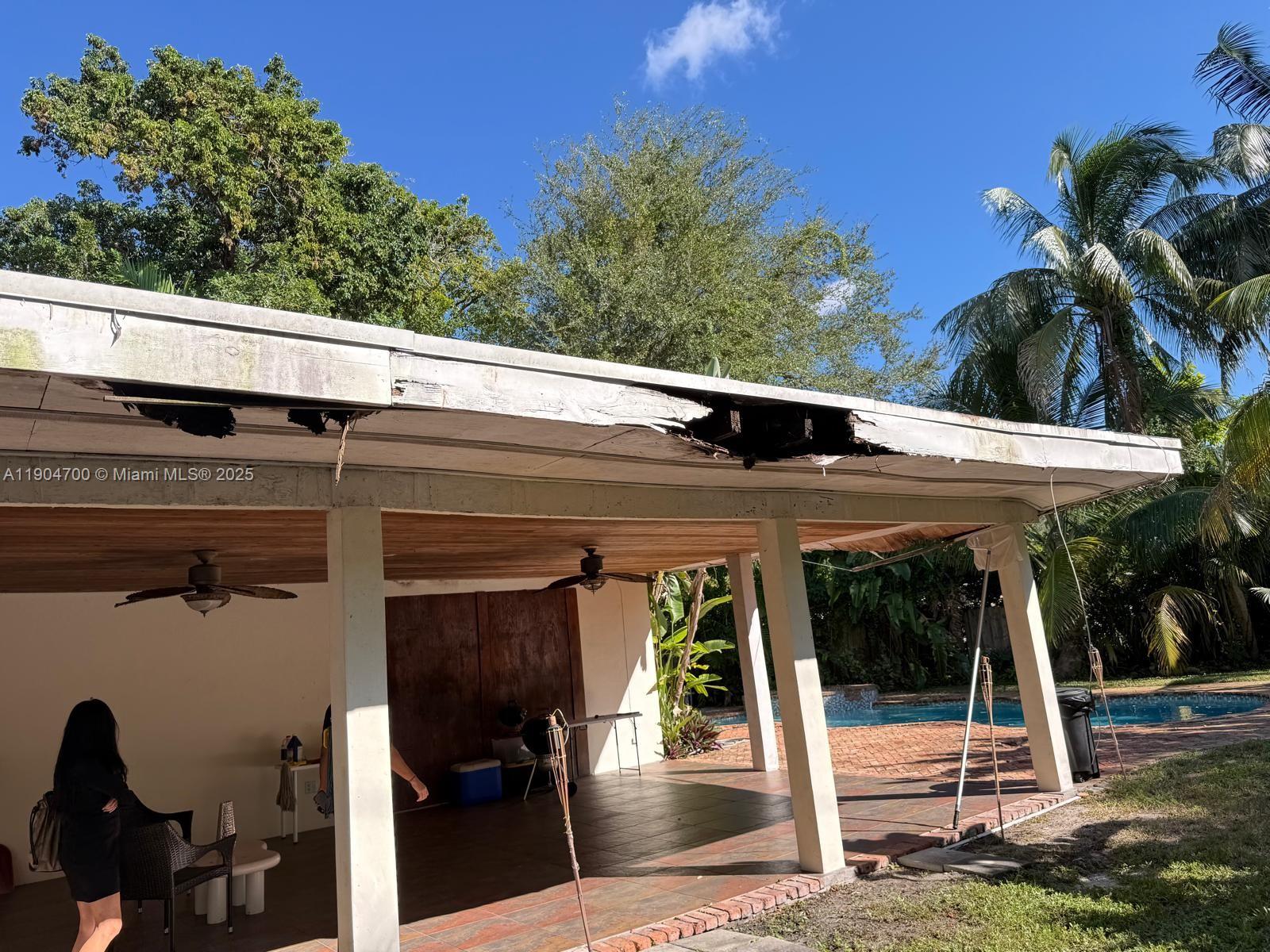 5600 SW 74th Ct Miami, FL 33143