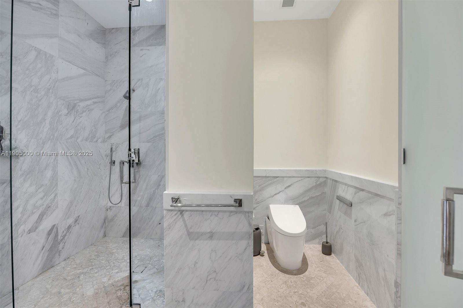 2821 S Bayshore Dr #11B Miami, FL 33133