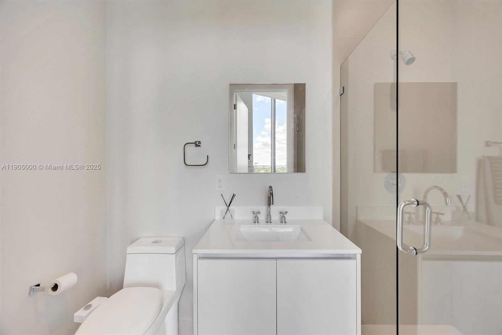 2821 S Bayshore Dr #11B Miami, FL 33133