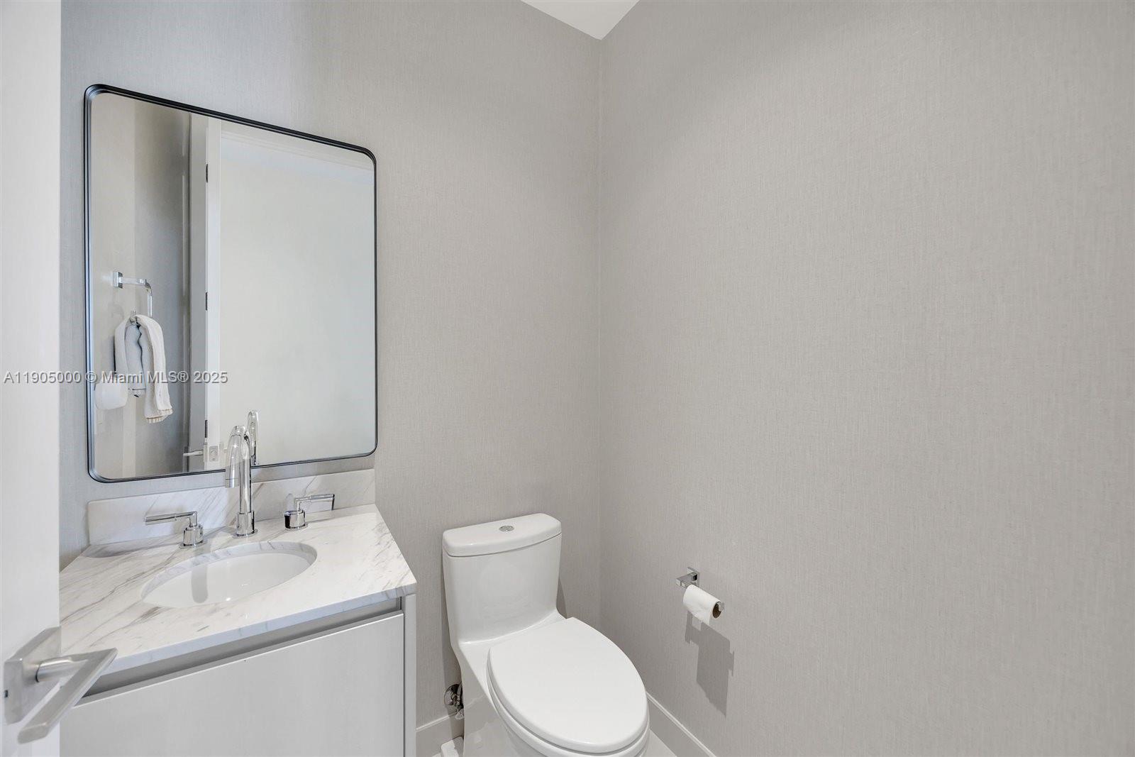 2821 S Bayshore Dr #11B Miami, FL 33133