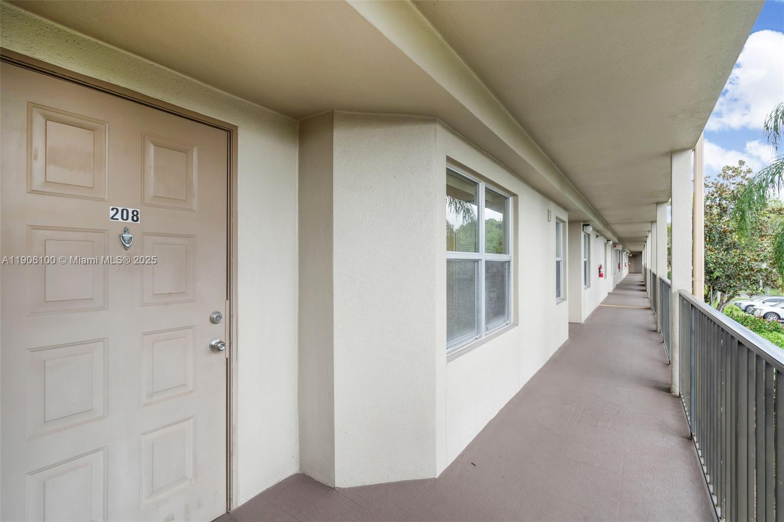 550 SW 137th Ave #208L Pembroke Pines, FL 33027