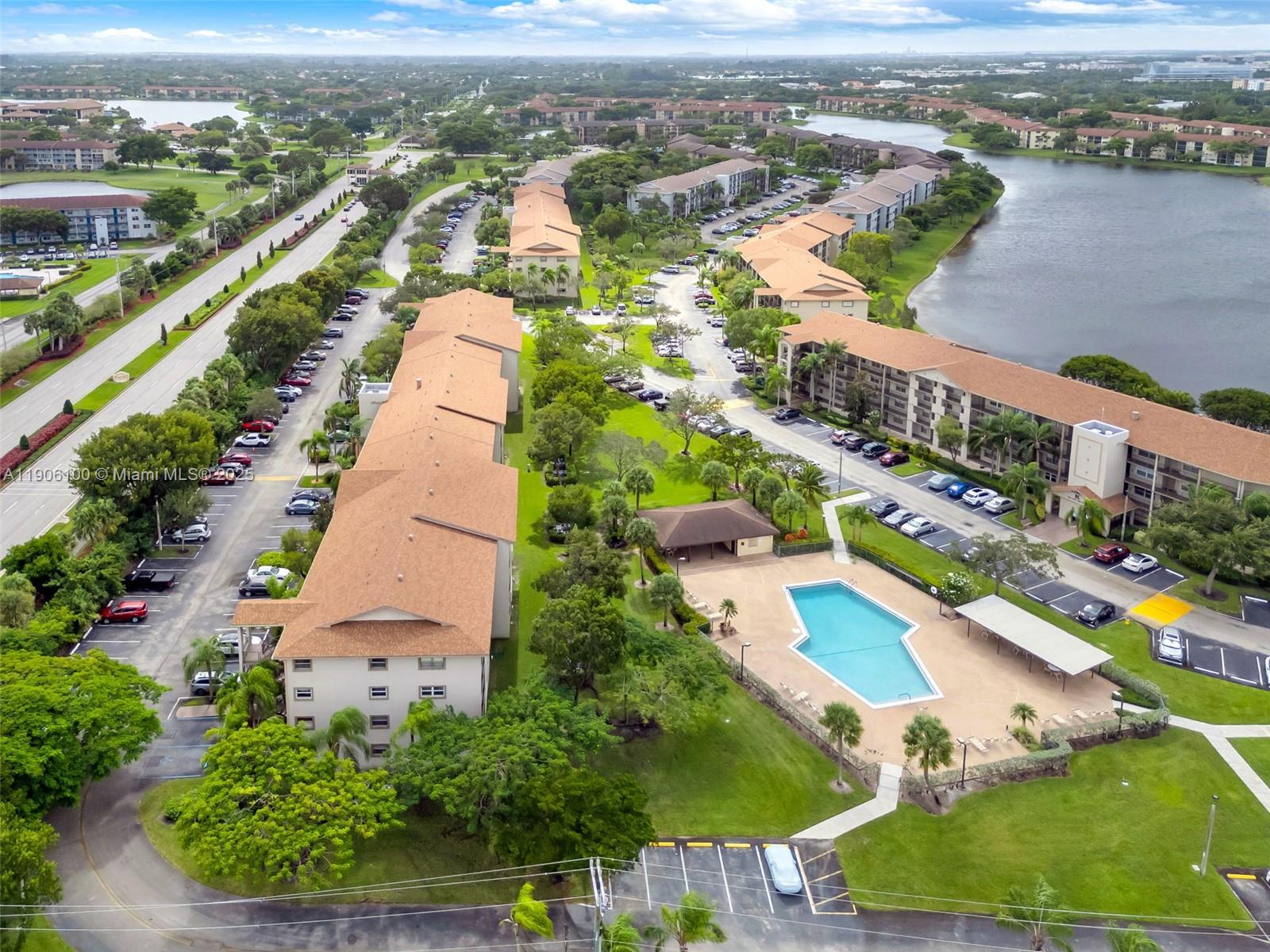 550 SW 137th Ave #208L Pembroke Pines, FL 33027