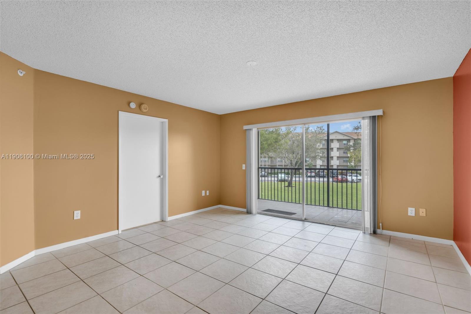 550 SW 137th Ave #208L Pembroke Pines, FL 33027