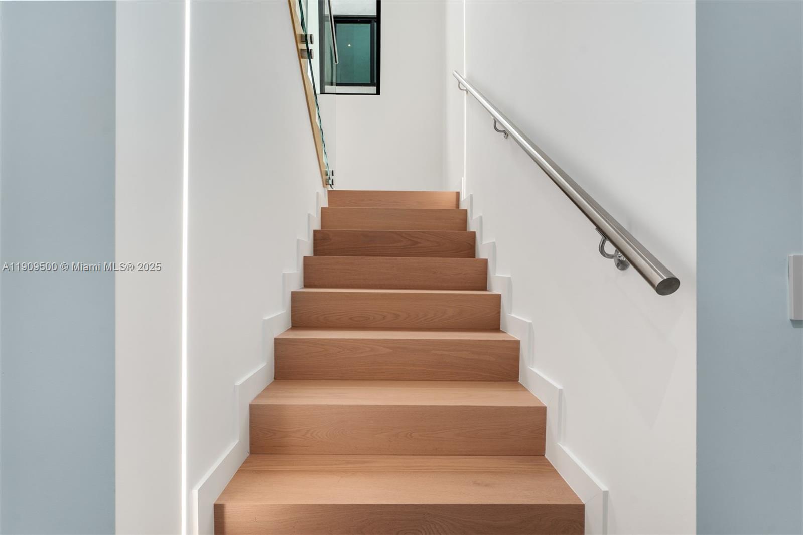 3069 Hibiscus St Coconut Grove, FL 33133