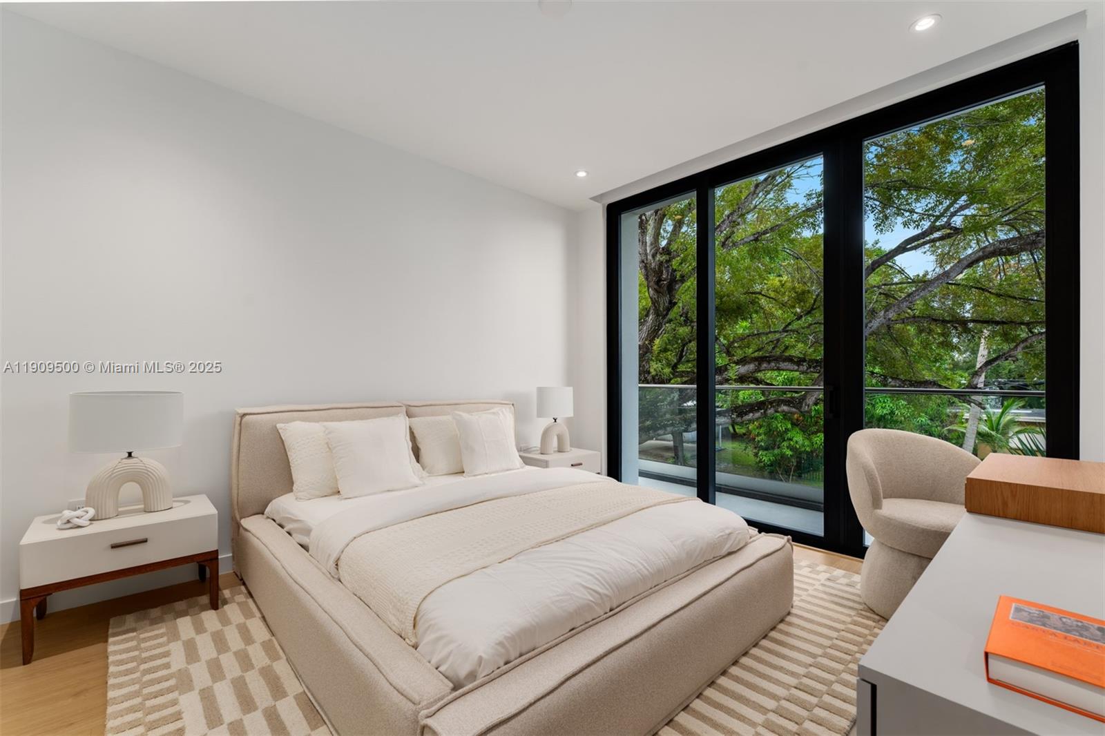 3069 Hibiscus St Coconut Grove, FL 33133