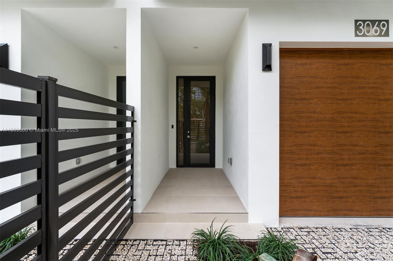 3069 Hibiscus St Coconut Grove, FL 33133