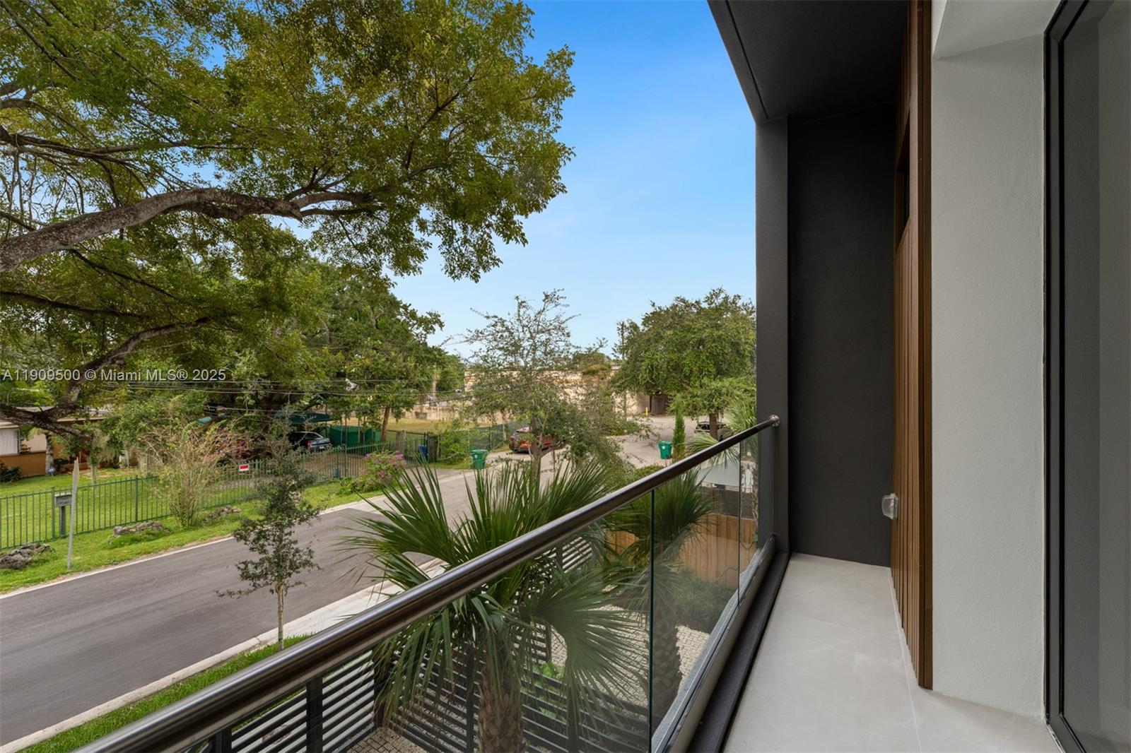 3069 Hibiscus St Coconut Grove, FL 33133