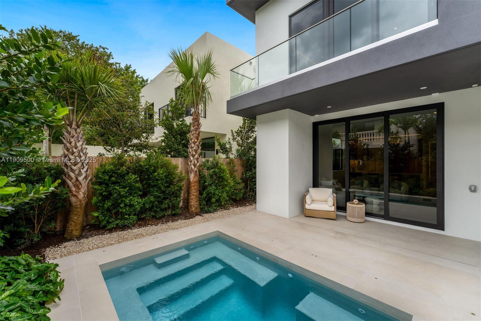 3069 Hibiscus St Coconut Grove, FL 33133