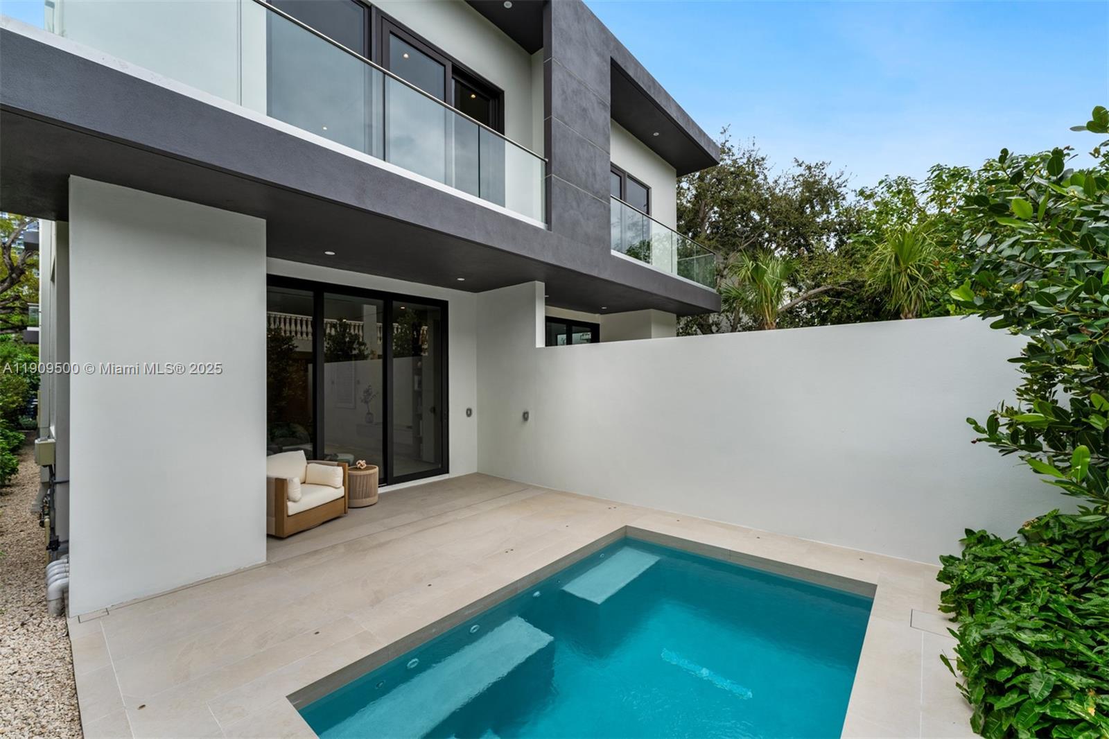 3069 Hibiscus St Coconut Grove, FL 33133