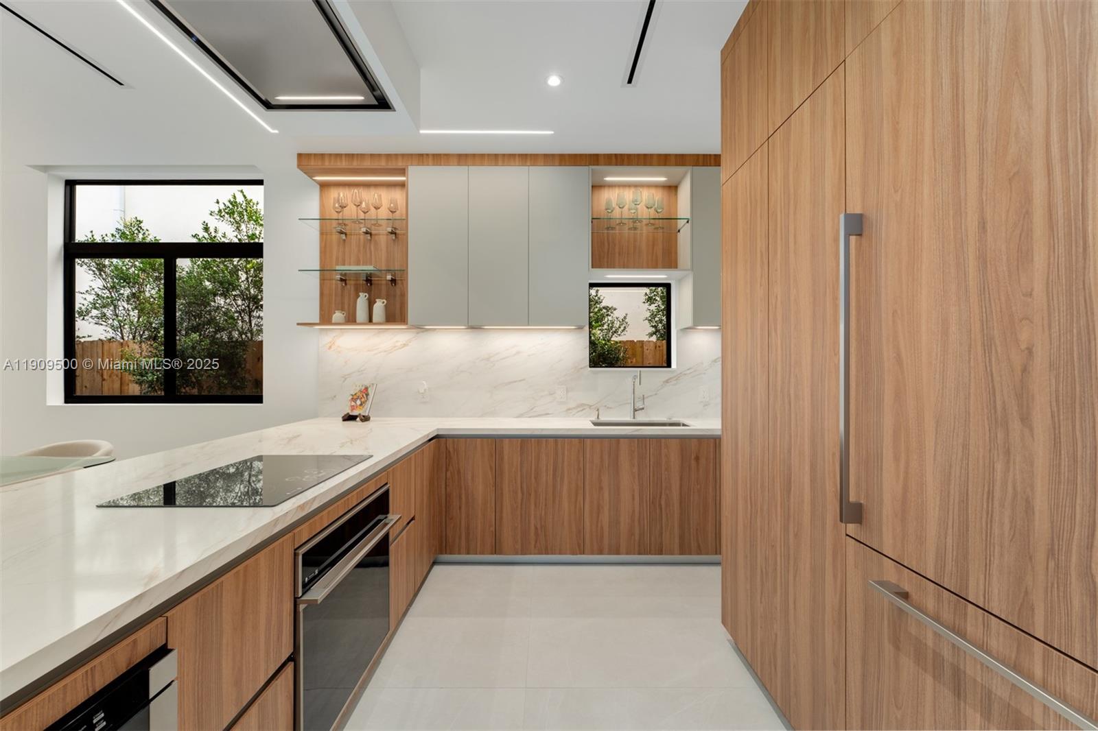 3069 Hibiscus St Coconut Grove, FL 33133