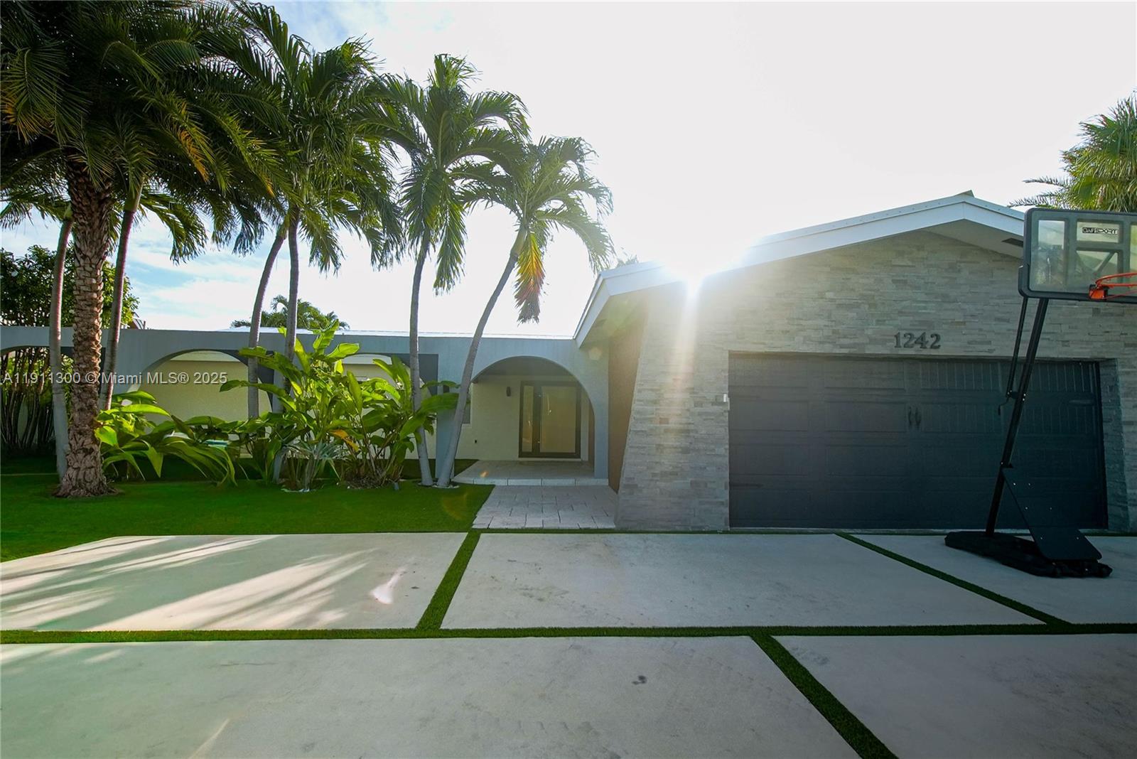 1242 NE 81st Ter Miami, FL 33138