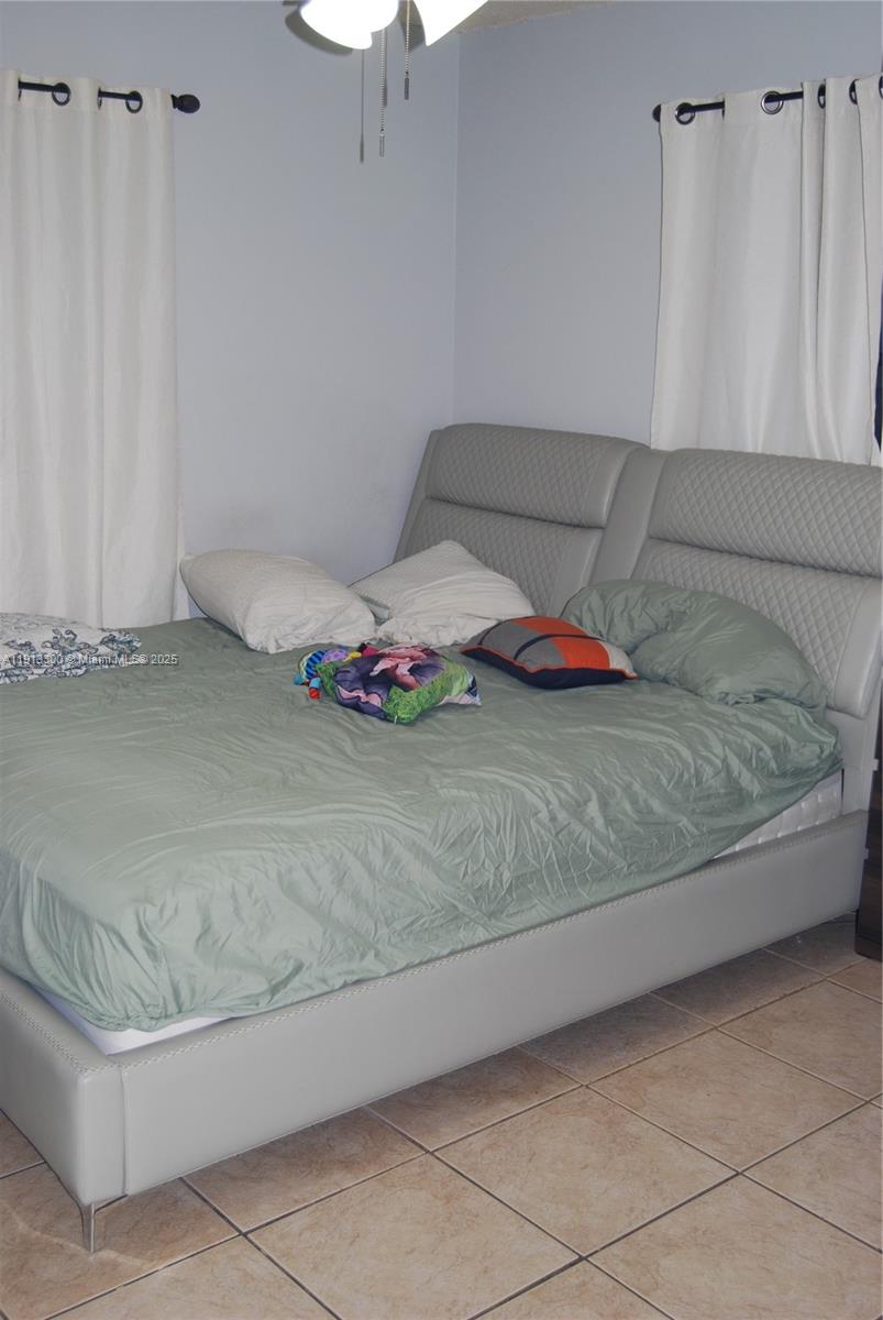 950 SW 13th Ct Miami, FL 33135