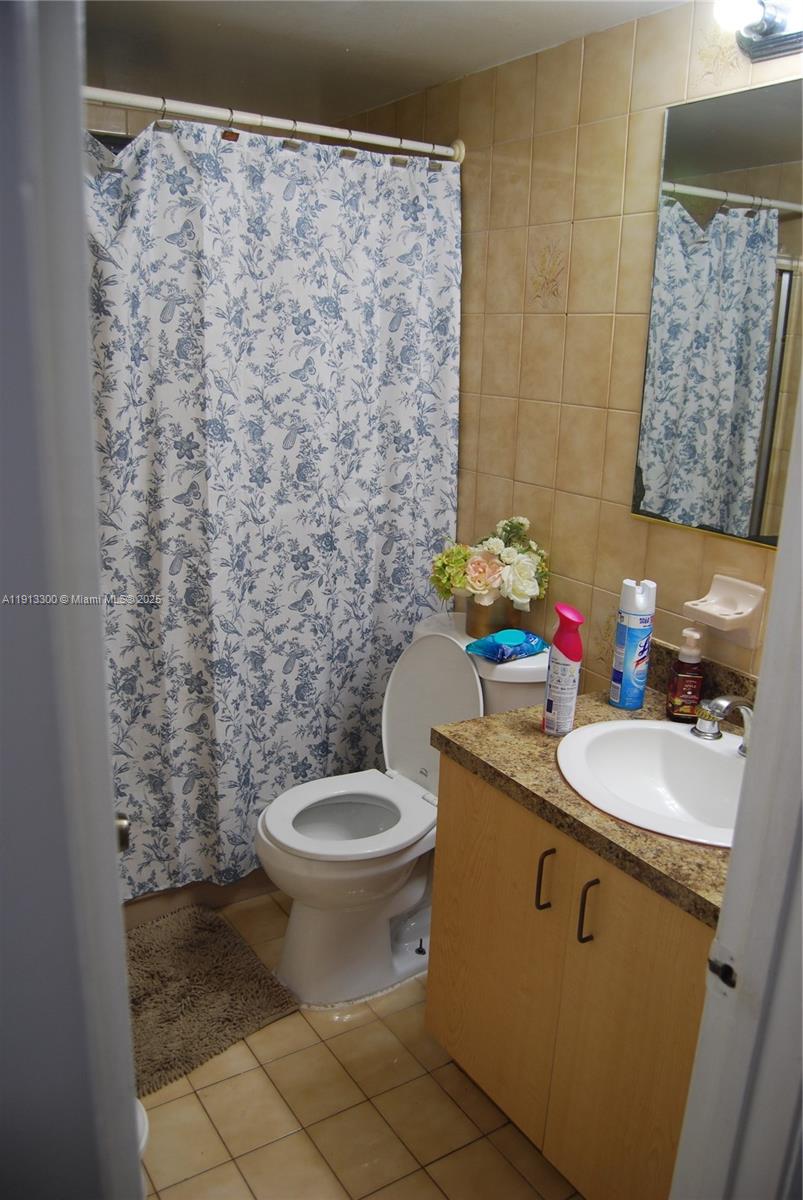 950 SW 13th Ct Miami, FL 33135